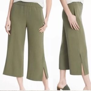 White House Black Market 12 Wide Leg Crop Olive green